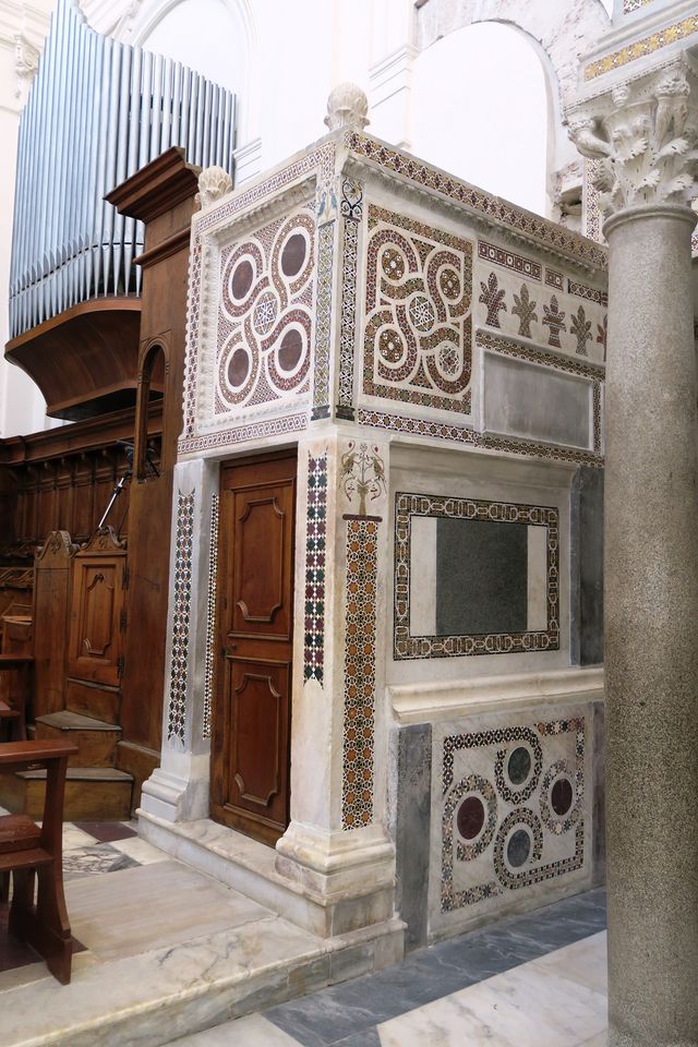 Parete cosiddetta Iconostasi